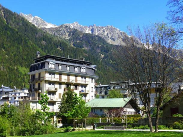 Beautiful Apartment In Chamonix Centre With Superb Mountain Views Bagian luar foto